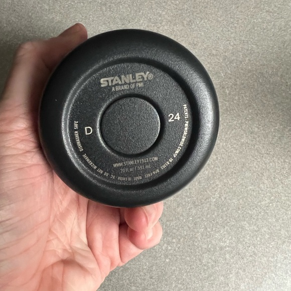 Stanley 20oz Transit Bottle Black - Picture 4 of 5